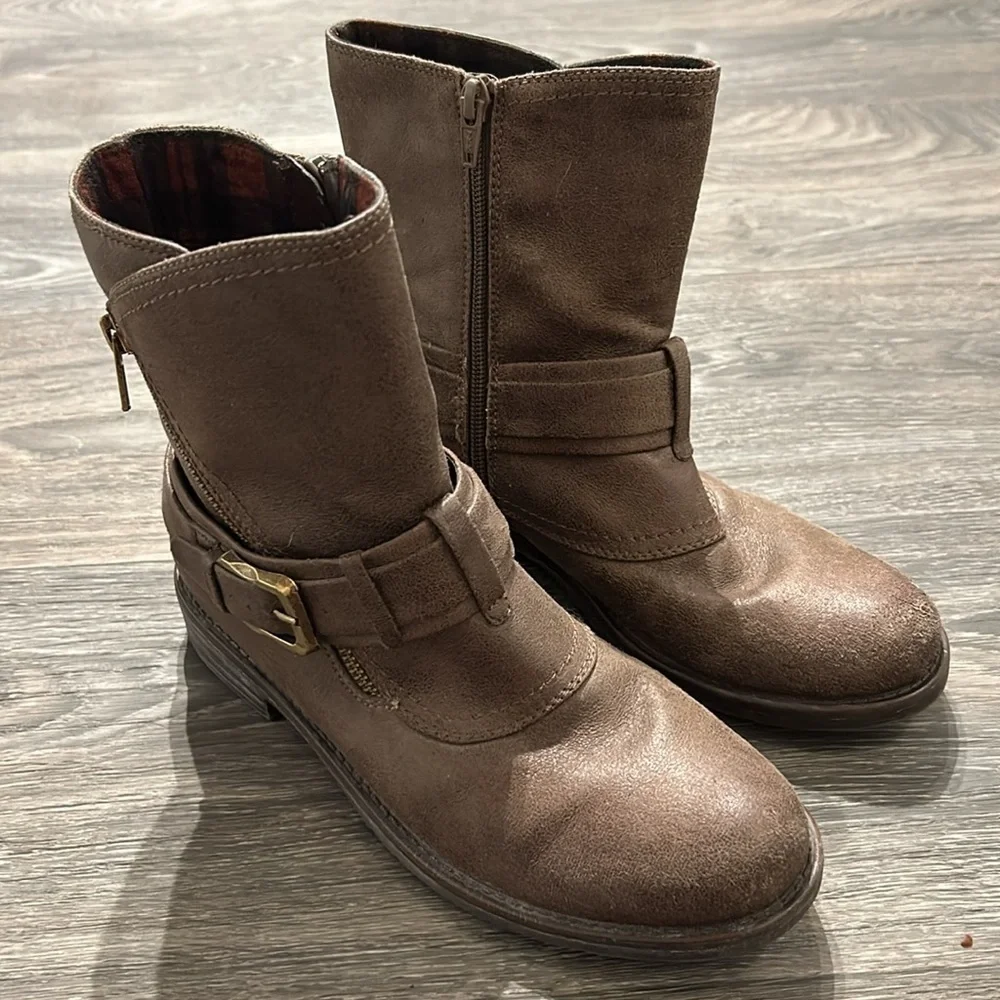 Baretraps Boots Brown 7.5 Crosby Bootie 1
